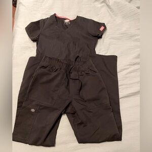dickies cargo scrubs